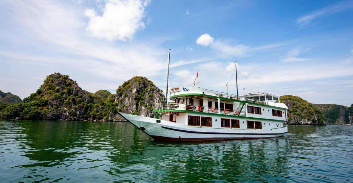 Cat Ba: Lan Ha Bay Cozy Cruise 2D ,Small Group, Bike, Kayak