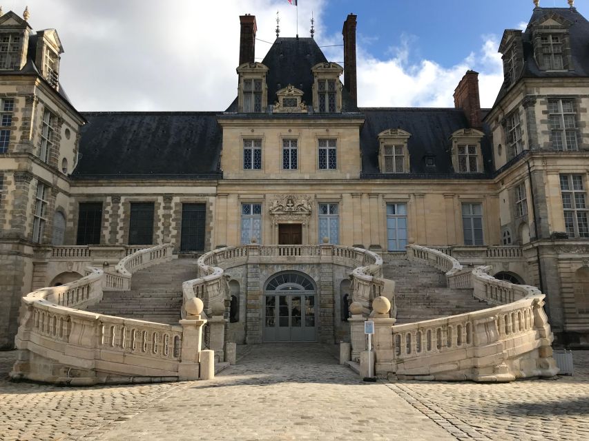 Château Fontainebleau German Semi-Private Guided Tour Max 6 - Tour Overview