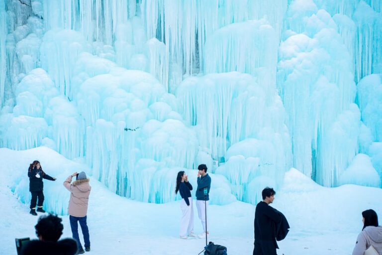 Cheongsong Ice Valley & Pohang Spacewalk Tour From Busan