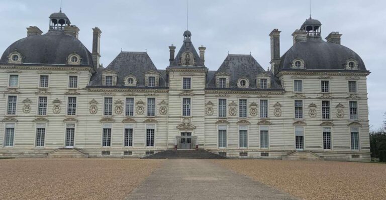 Cheverny : the 17TH Century Chateau of the Loire Valley