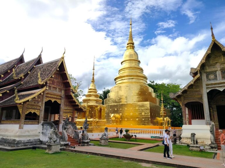 Chiang Mai: Chiang Mai Old City Twilight Walking Tour