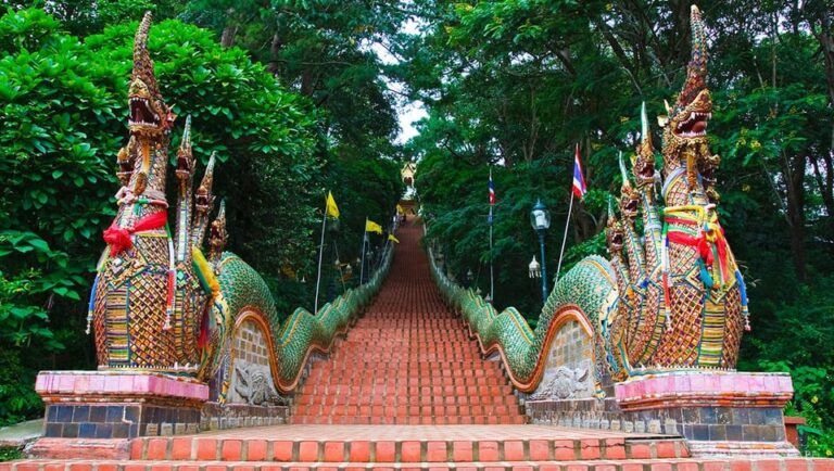 Chiang Mai Evening Tour WAT UMONG and DOI SUTHEP Temples