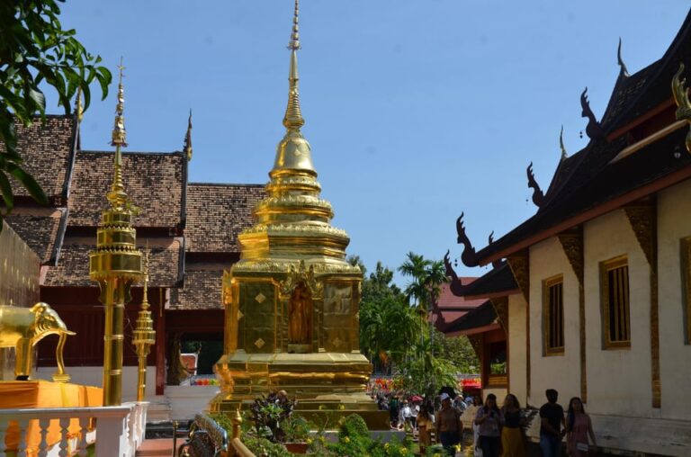 Chiang Mai: History and Temples Discovery Walking Tour