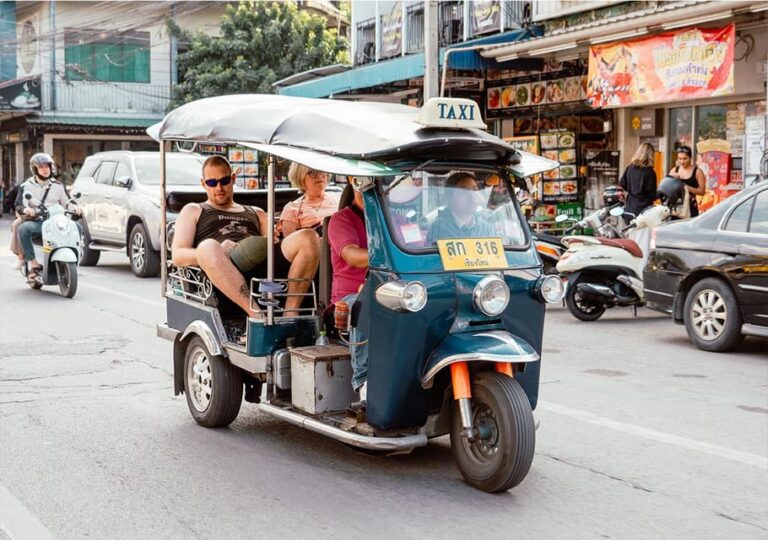 Chiang Mai: Iconic Rides 4 Hours