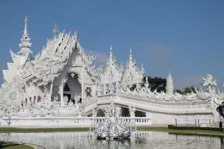 Chiang Rai: Main Temples With Portuguese Speaking Guide