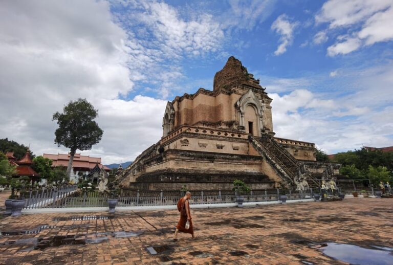 Chiangmai: Temple Walking Tour With Ex-Monk, Part 1.