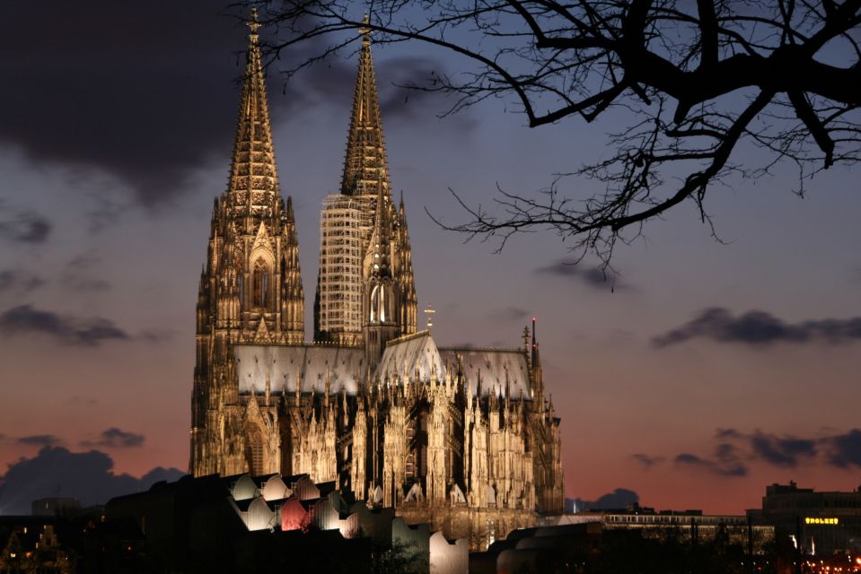 Cologne: Legends and History Tour in German - Tour Overview