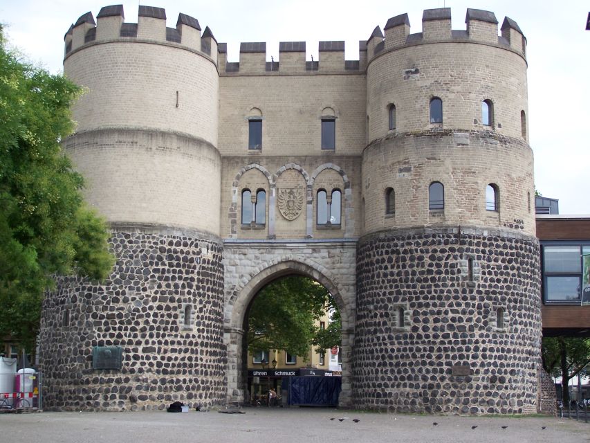 Cologne: Nostalgic Tour in German in Vintage Bus - Tour Overview and Pricing