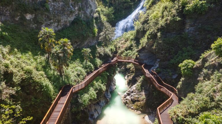 Como Lake: Entry Ticket Bellano Gorge and Audioguide of the Lake