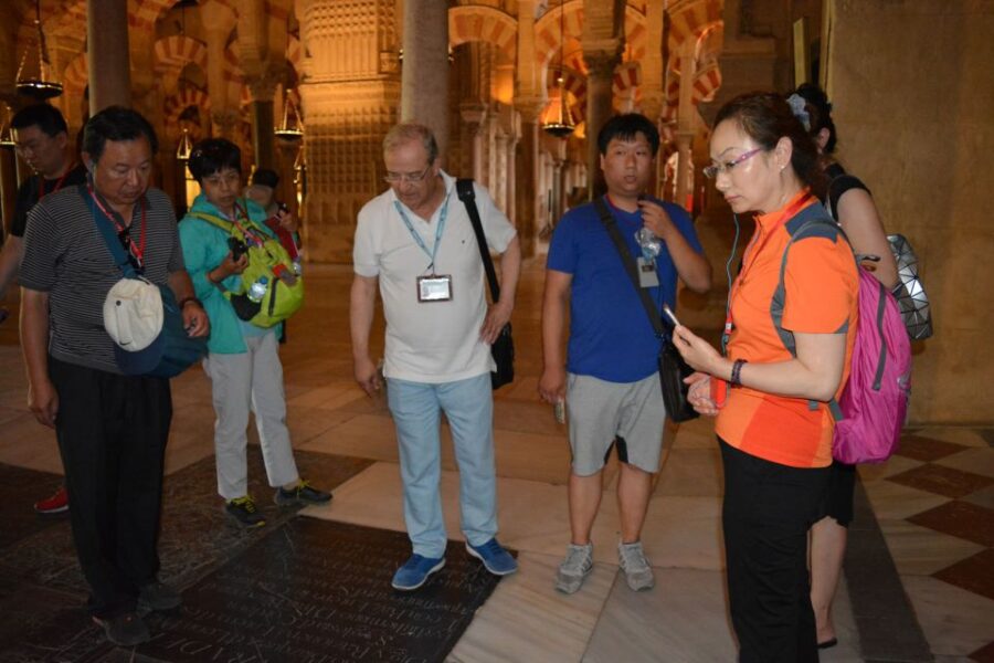 Cordoba: Early Bird Private Tour of the Mosque-Cathedral