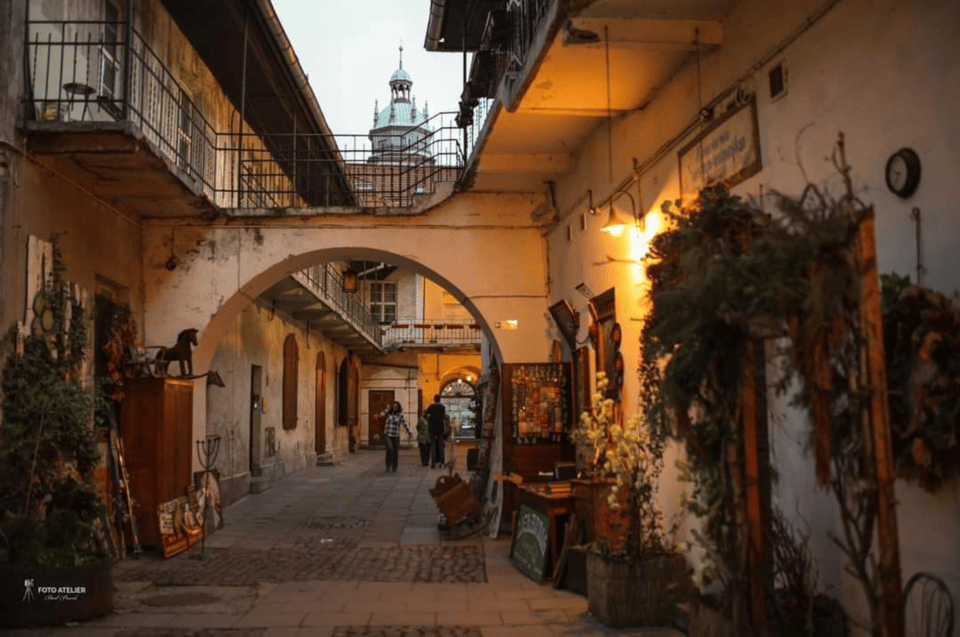 Cracow: Tour of the History of the Jews in Kazimierz. Italian - Tour Overview and Pricing