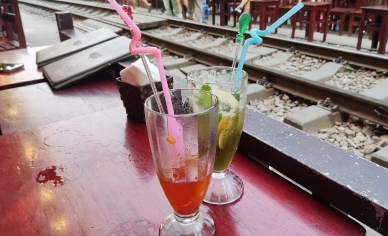 Craving in Hanoi: Gastronomic Tour With Train Street