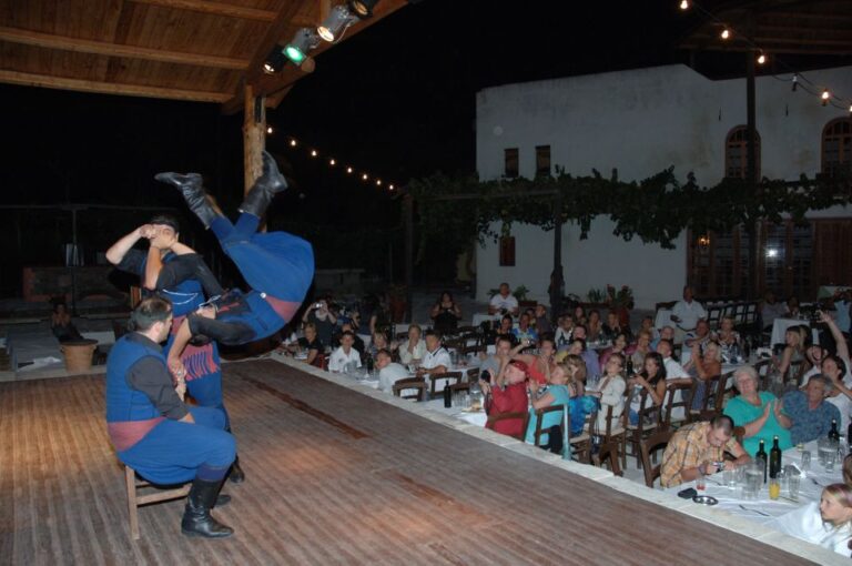 Crete: Traditional Dance Show and Buffet Dinner With Wine