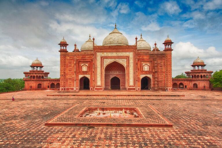 Delhi:Old & New Delhi Private Guided Day Trip With Transfers