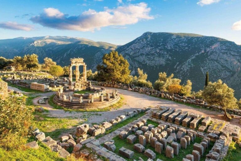 Delphi&Thermopylae Private Full Day Tour