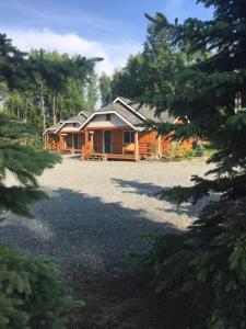 Denali Fireside Cabin & Suites - Overview and Location
