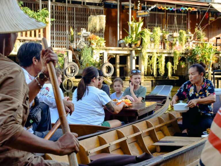 Dragon Temple & Paddle Boat Dinner at Damnoen Saduak