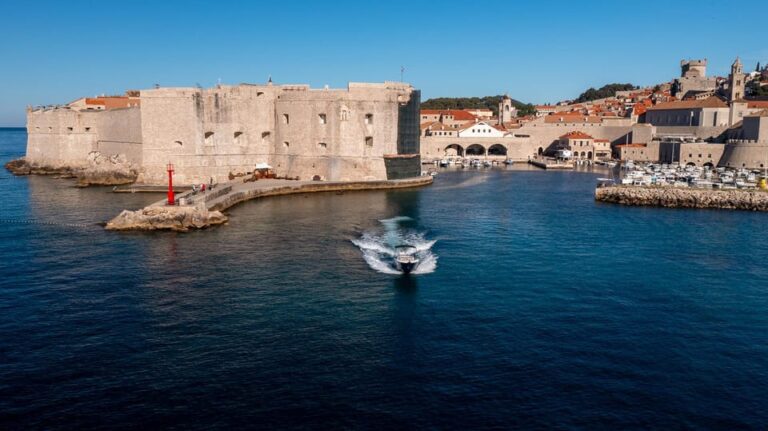 Dubrovnik Archipelago: Private Local Guided Speedboat Tour