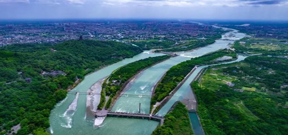 Dujiangyan Panda Base and Irrigation System Park Day Tour - Tour Overview and Details