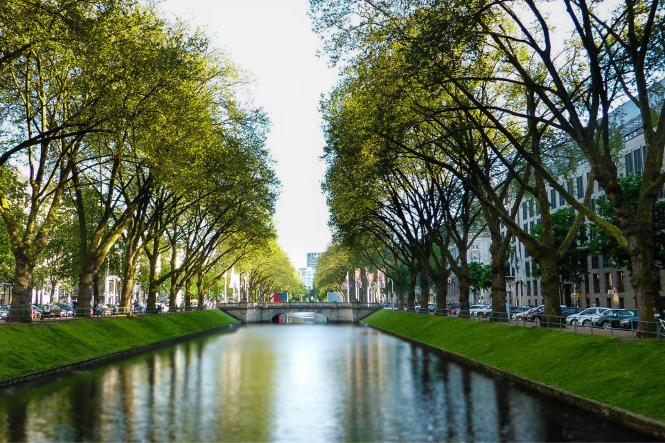 Düsseldorf: First Discovery Walk and Reading Walking Tour - Tour Duration and Logistics