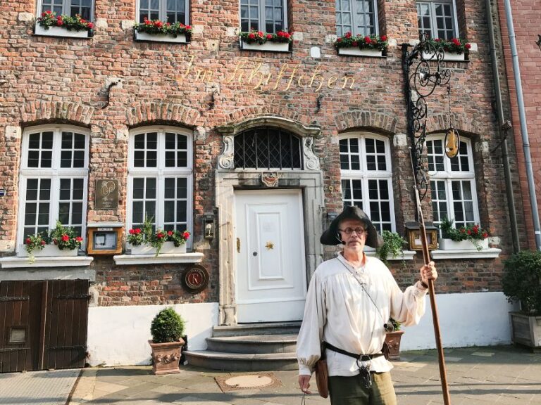 Düsseldorf: Guided Night Watchman Tour Through Kaiserswerth