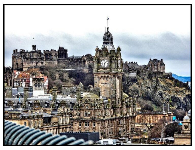 Edinburgh Castle: Guided Tour With Tickets Included