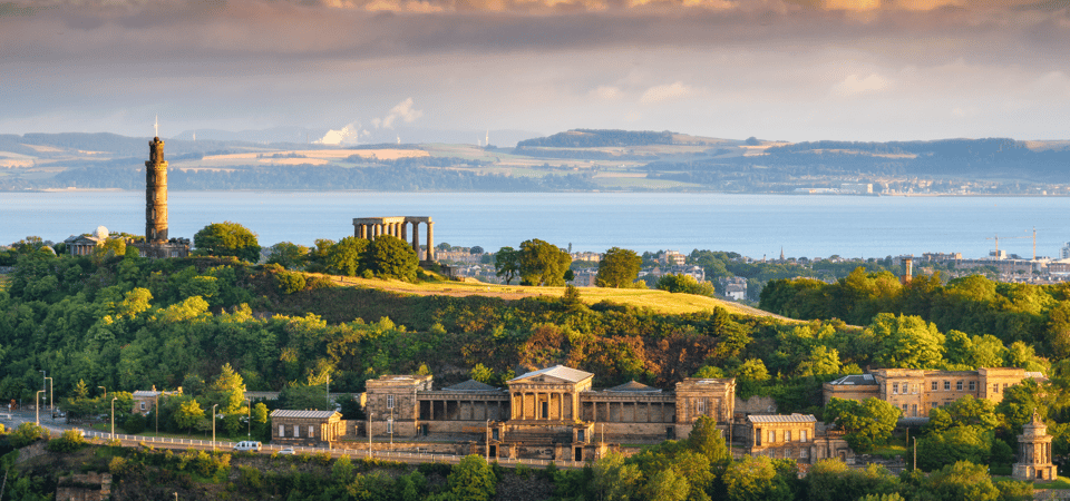 Edinburgh: Old Town Walking Tour With an APP - Highlights of the Walking Tour