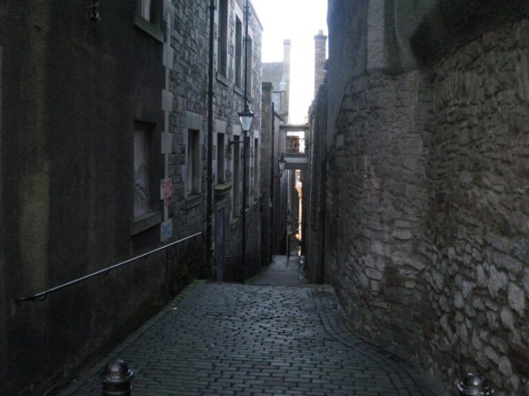 Edinburgh Uncovered Private 3-Hour Group Tour