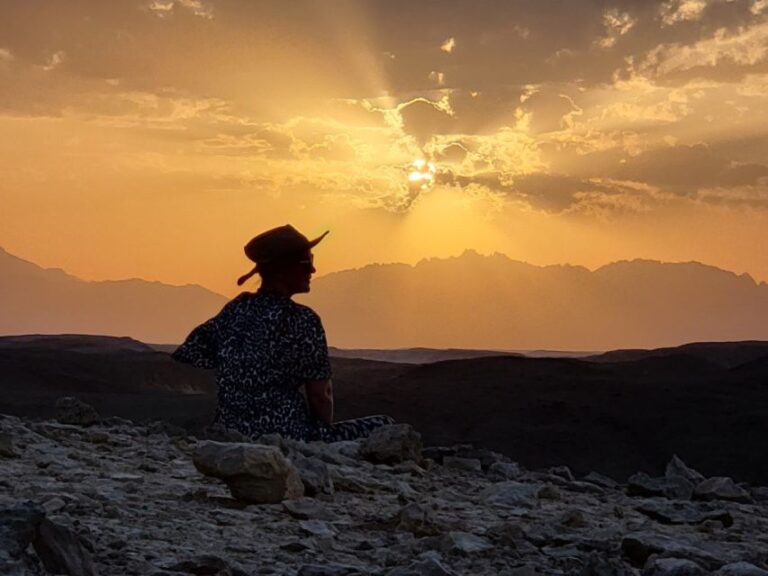 El Gouna: Desert Star-Watching Adventure by Jeep With Dinner