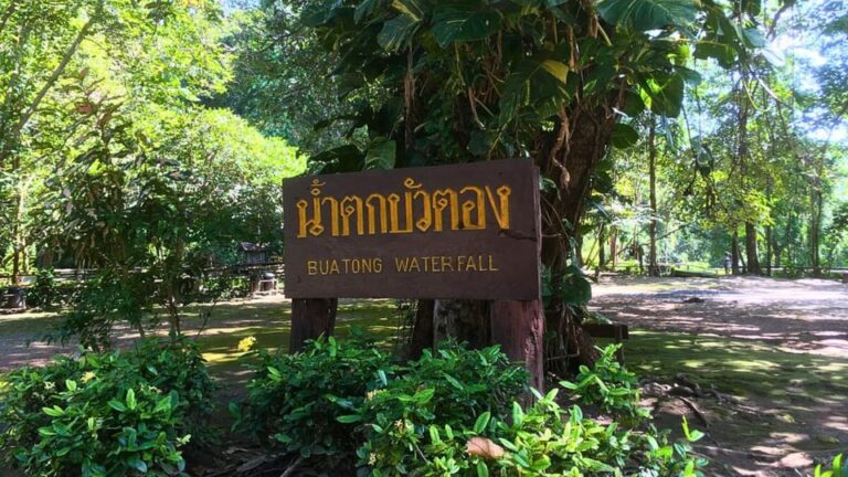 Enjoy Sticky Waterfall & Chet Si Fountain National Park