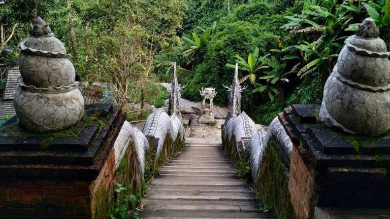 Evening Tour Doi Suthep and Wat Pha Lat Temple