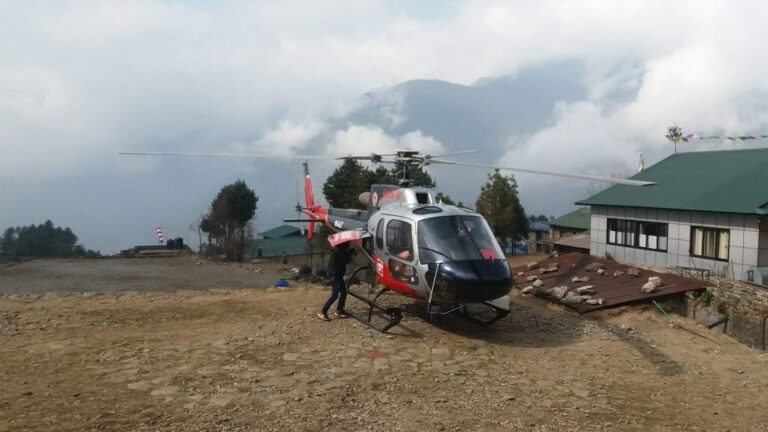 Everest Base Camp: Budget 3 Hour Helicopter Sightseeing Tour