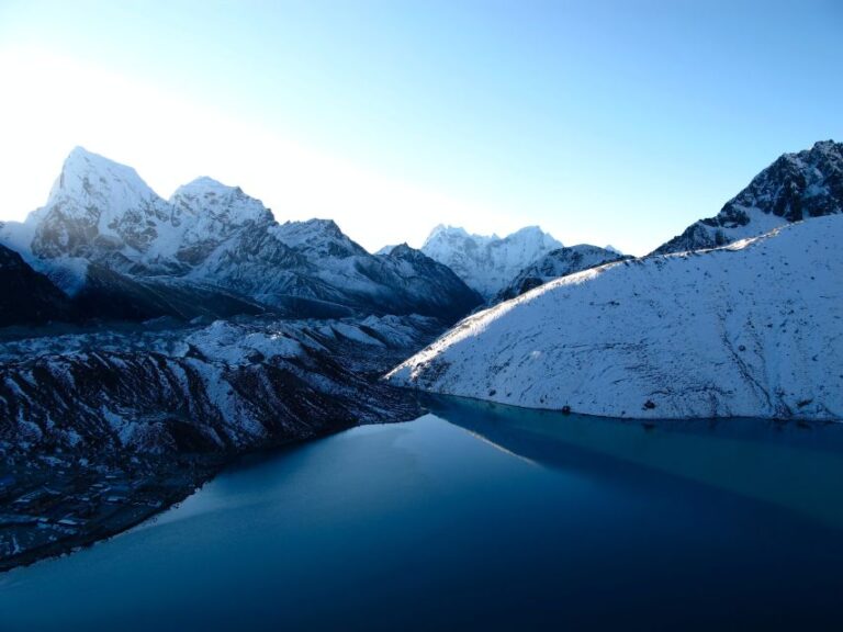 Everest Base Camp Trek With Gokyo Lakes – 16-DAY Adventure