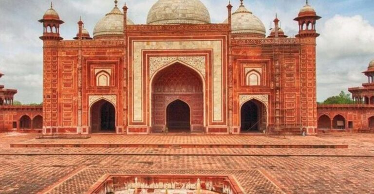 Experience Delhi City Tour With Tour Guide & Transport