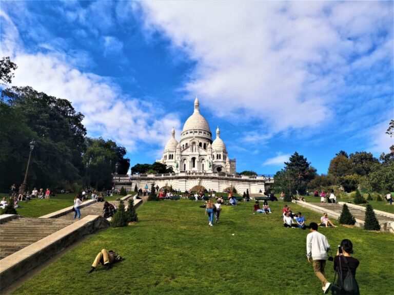 Family Experience: Montmartre Tour