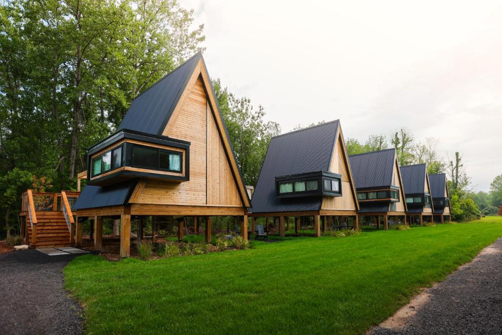 Finger Lakes Treehouse - Overview of Finger Lakes Treehouse