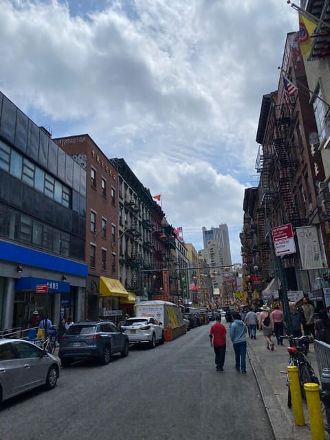 Flavors of Manhattan: Exploring Chinatown and Little Italy - Discovering Chinatown and Little Italy