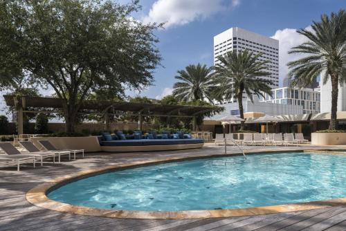 Four Seasons Hotel Houston - Amenities and Facilities