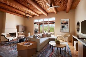 Four Seasons Resort Scottsdale at Troon North - Overview and Location