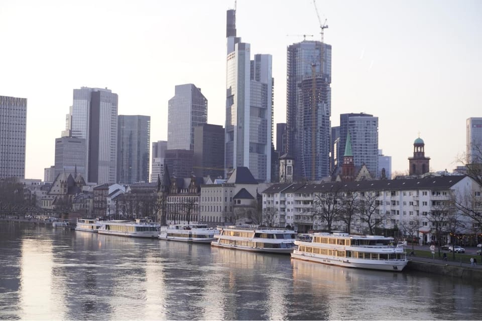 Frankfurt: Old Town Escape Game and Local Schnitzel - Itinerary Details