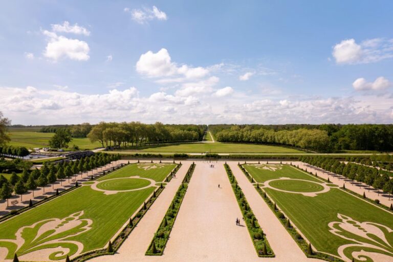 From Amboise: Full-Day Guided E-bike Tour to Chambord