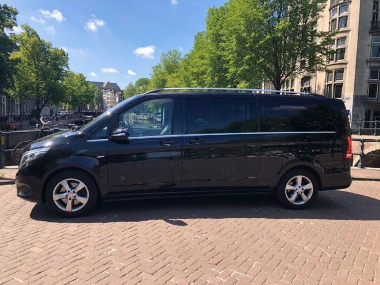 From Amsterdam: 1-Way Private Transfer to Dusseldorf