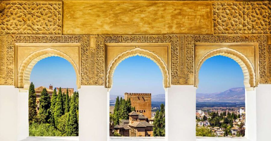 From Costa Del Sol or Malaga: Granada and Alhambra Tour