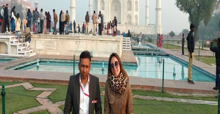 From Delhi: Private Taj Mahal and Agra Trip by Gatiman Train