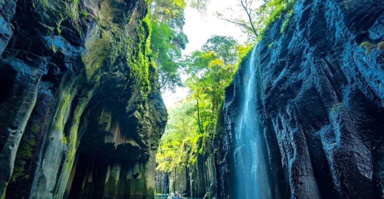 From Fukuoka: Day Trip to Miyazaki Takachiho Gorge & Shrine