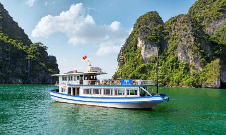 From Hanoi: Halong Bay Deluxe Cruise Day Trip