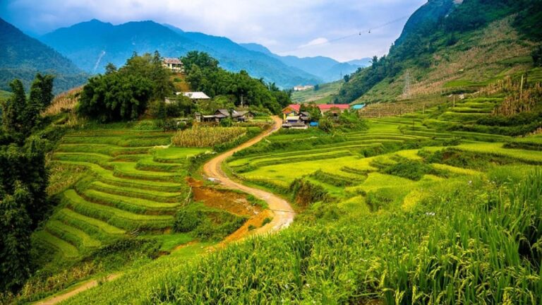 From Hanoi: Sapa 2-Day Tour With Overnight Stay