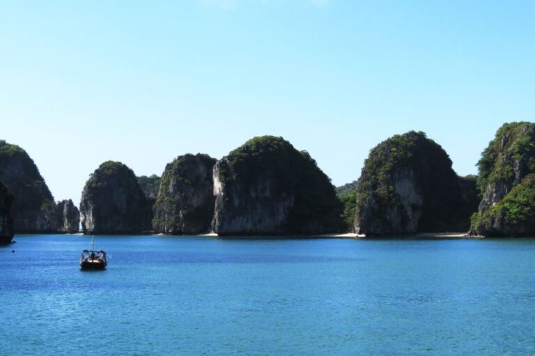 From Hanoi:2-Day Bai Tu Long Bay Cruise With Meals, Kayaking