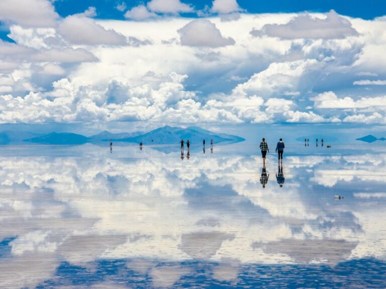 From La Paz: Uyuni Salt Flats Tour | Bus La Paz – Uyuni |