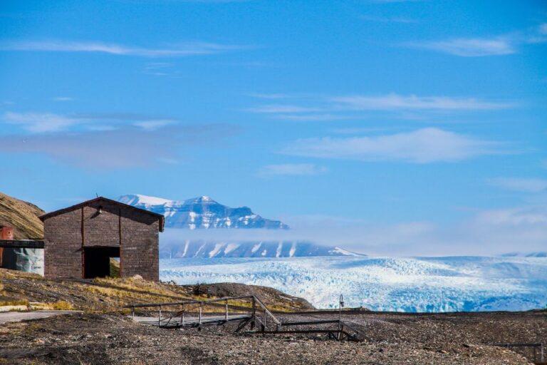 From Longyearbyen: Pyramiden Private Photo Tour W/ Transfer